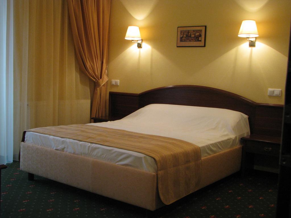 Coroana Brasovului Hotel Exterior photo