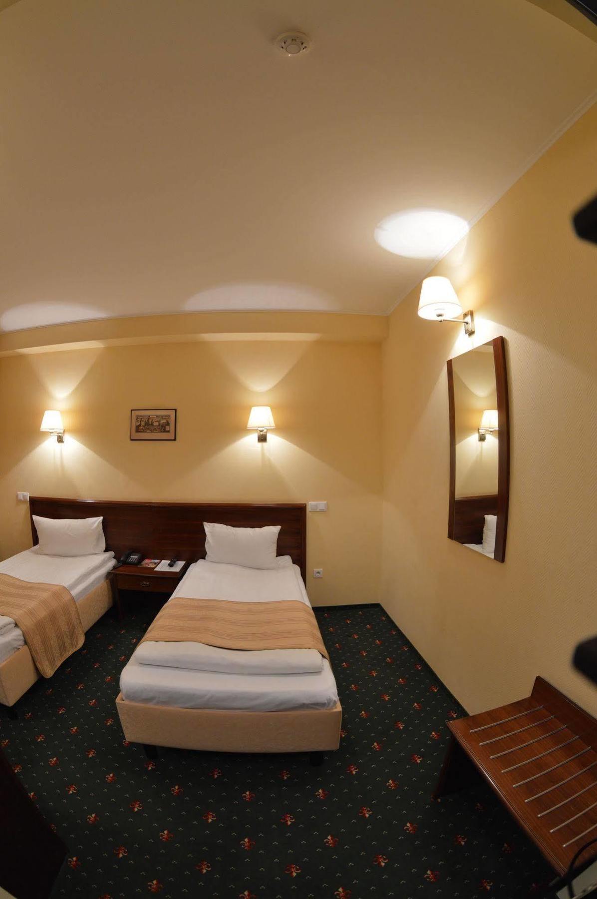 Coroana Brasovului Hotel Exterior photo